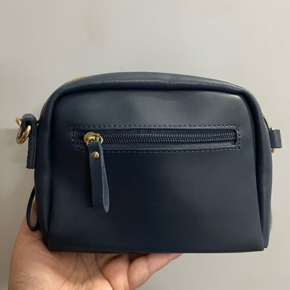 blue crossbody bag with gold handle - Picture 3 of 7